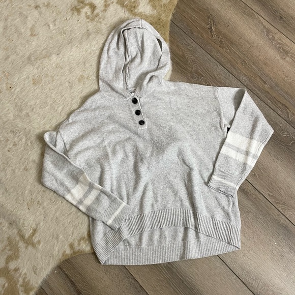 American Eagle Outfitters Sweaters - American Eagle Henley hooded sweater top